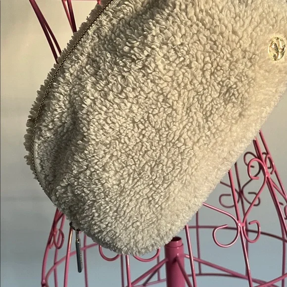 Lululemon Beige Sherpa Belt Bag - Picture 3 of 7